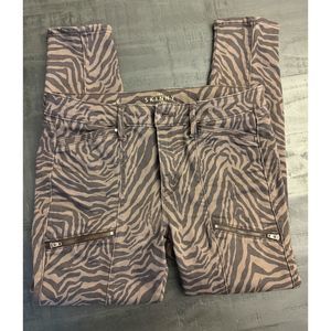 White House Black Market Zebra Print Skinny Crop Zip Ankle Sz 6